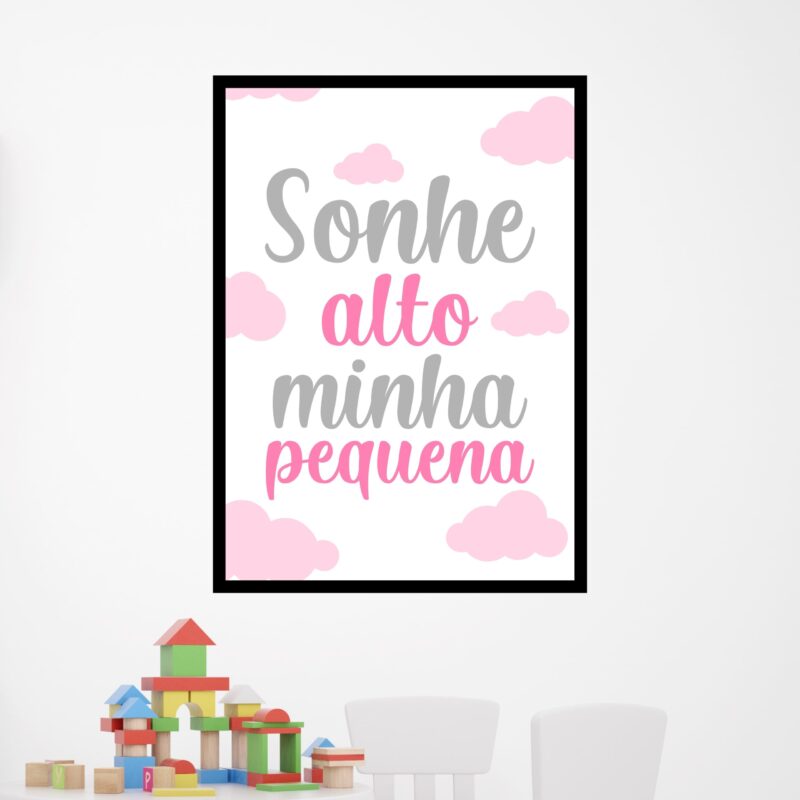 Quadro decorativo com frase cinza e nuvens rosas