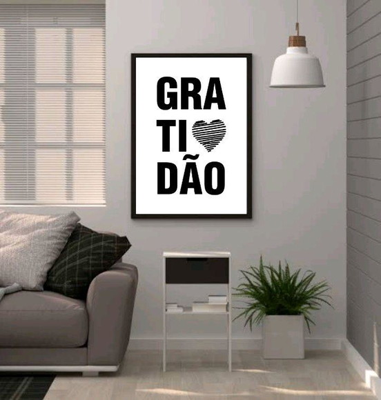 Quadro decorativo com palavra gratidão e um coração - preto e branco