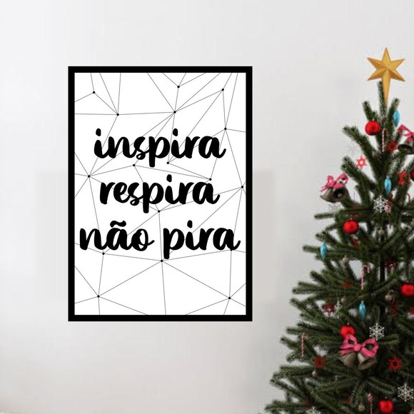 Quadro decorativo com frase e fundo geométrico preto e branco