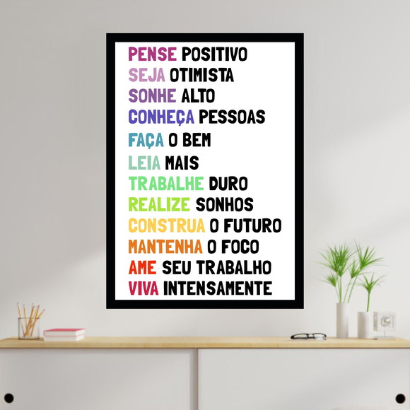 Quadro com frase colorida e fundo branco