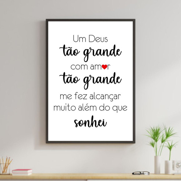 Quadro decorativo com frase sobre o amor de Deus e fundo branco