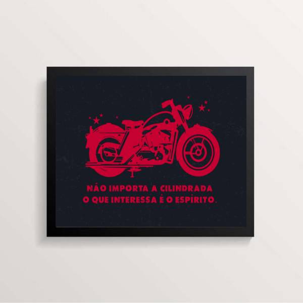 quadro decorativo com moto vermelha fundo preto frase cilindrada