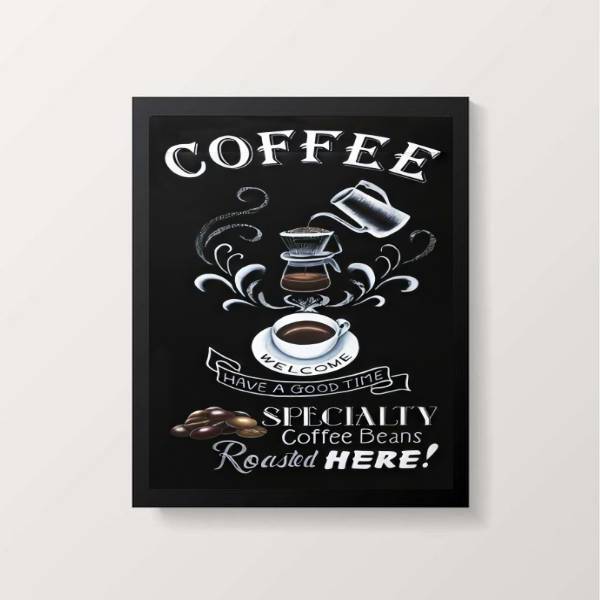 Quadro decorativo com xicara de café branca e fundo preto com frase welcome