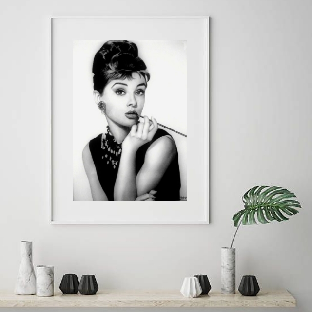 Quadro Audrey Bonequinha De Luxo - 60X48 Cm